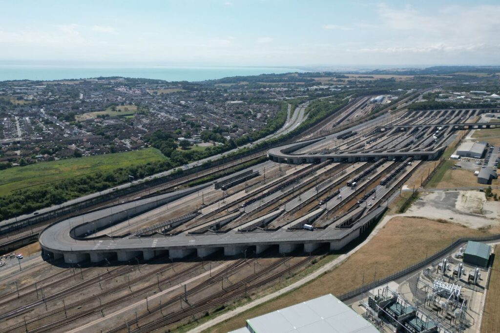 Eurotunnel-Terminals von oben